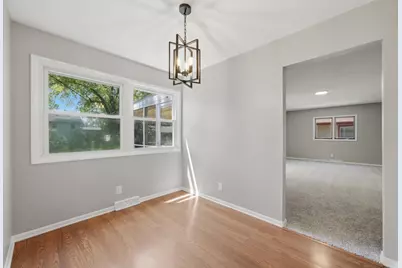 1520 Crestwood Court, Aurora, IL 60506 - Photo 4