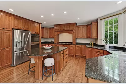 32 Ridgefield Lane, Burr Ridge, IL 60527 - Photo 14