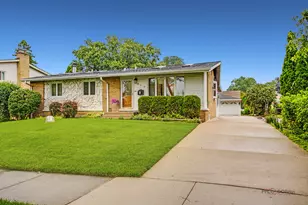 605 N Windsor Dr, Mount Prospect, IL 60056 - Photo 1