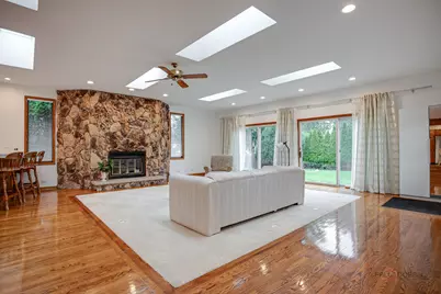 605 N Windsor Drive, Mount Prospect, IL 60056 - Photo 12