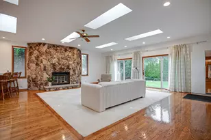 605 N Windsor Dr, Mount Prospect, IL 60056 - Photo 12