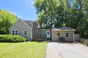 611 Golfview Dr, Round Lake Beach, IL 60073 - Photo 1