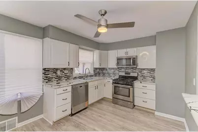 353 W Hickory Street, Chicago Heights, IL 60411 - Photo 6