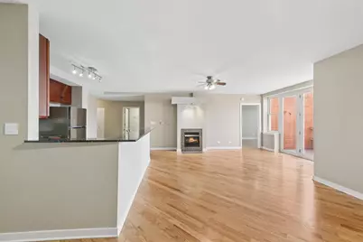 3550 W Montrose Avenue #502, Chicago, IL 60618 - Photo 4