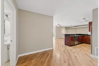 3550 W Montrose Avenue #502, Chicago, IL 60618 - Photo 2