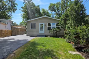 217 S Channel Dr, Round Lake Beach, IL 60073 - Photo 2