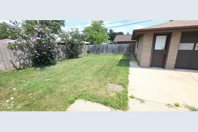 1904 Oakland Avenue, Crest Hill, IL 60403 - Photo 4
