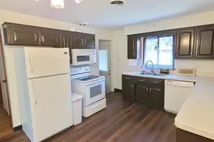 1904 Oakland Ave, Crest Hill, IL 60403 - Photo 12