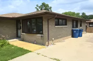1904 Oakland Ave, Crest Hill, IL 60403 - Photo 2