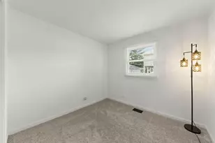 2304 Meadow Dr, Rolling Meadows, IL 60008 - Photo 16