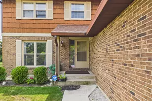 2541 Cobblewood Dr, Northbrook, IL 60062 - Photo 2