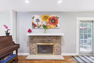2541 Cobblewood Dr, Northbrook, IL 60062 - Photo 6