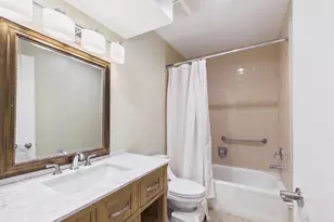 2541 Cobblewood Dr, Northbrook, IL 60062 - Photo 20