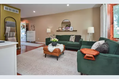 1562 Hunt Drive #B, Normal, IL 61761 - Photo 6