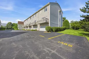 1385 New Haven Dr, Cary, IL 60013 - Photo 2