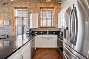 2117 W Belmont Ave, Chicago, IL 60618 - Photo 10