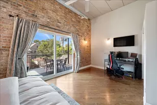 2117 W Belmont Ave, Chicago, IL 60618 - Photo 18