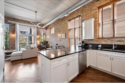2117 W Belmont Avenue #2, Chicago, IL 60618 - Photo 8