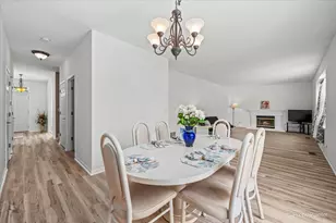 2886 Camden Dr, West Chicago, IL 60185 - Photo 16