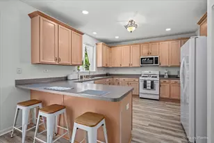 2886 Camden Dr, West Chicago, IL 60185 - Photo 12