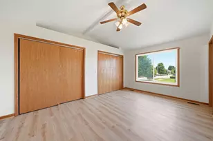 1402 Enborn Dr, Joliet, IL 60431 - Photo 8