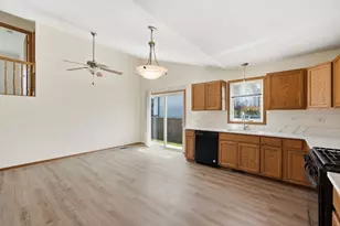 1402 Enborn Dr, Joliet, IL 60431 - Photo 6