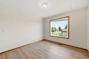 1402 Enborn Dr, Joliet, IL 60431 - Photo 14