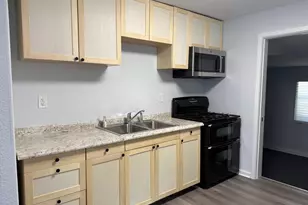 8307 N 2nd St, Machesney Park, IL 61115 - Photo 4