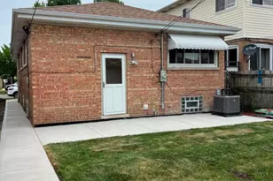 5749 W 63rd Pl, Chicago, IL 60638 - Photo 36