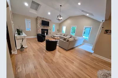 1909 W 56th Street, La Grange Highlands, IL 60525 - Photo 2