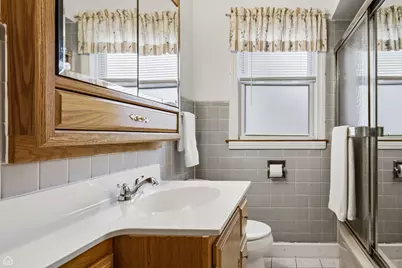 8716 N Harding Avenue, Skokie, IL 60076 - Photo 12