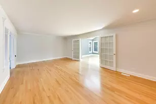 249 Wilshire Rd, Lake Forest, IL 60045 - Photo 10