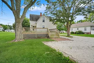 905 E Pells St, Paxton, IL 60957 - Photo 28