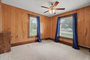 905 E Pells St, Paxton, IL 60957 - Photo 16