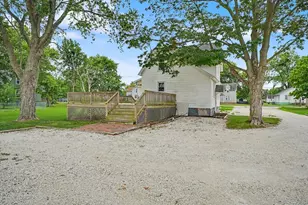 905 E Pells St, Paxton, IL 60957 - Photo 26