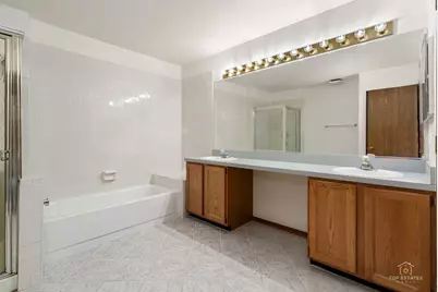 1115 Hunt Wyck Court #1115, Elgin, IL 60120 - Photo 18