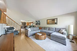 513 W Division St, Itasca, IL 60143 - Photo 2