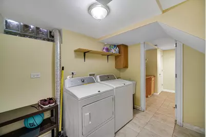 8805 Oriole Avenue, Morton Grove, IL 60053 - Photo 20