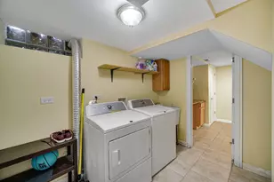 8805 Oriole Ave, Morton Grove, IL 60053 - Photo 20
