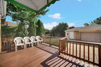 8805 Oriole Avenue, Morton Grove, IL 60053 - Photo 24