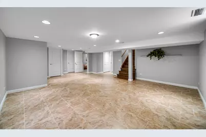 8805 Oriole Avenue, Morton Grove, IL 60053 - Photo 16