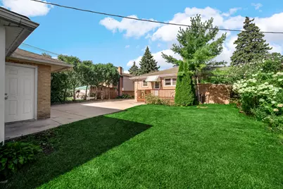 8805 Oriole Avenue, Morton Grove, IL 60053 - Photo 26
