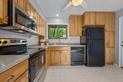 42W466 Red Bud Court, Saint Charles, IL 60175 - Photo 10