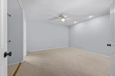 42W466 Red Bud Court, Saint Charles, IL 60175 - Photo 12