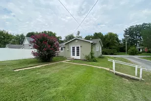 320 S Hubbard Ave, Orangeville, IL 62939 - Photo 16