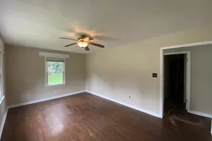 320 S Hubbard Ave, Orangeville, IL 62939 - Photo 4