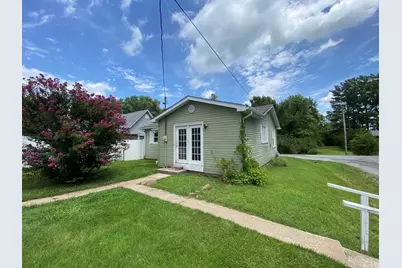 320 S Hubbard Avenue, Orangeville, IL 62939 - Photo 2