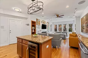 2449 W Foster Ave, Chicago, IL 60625 - Photo 2