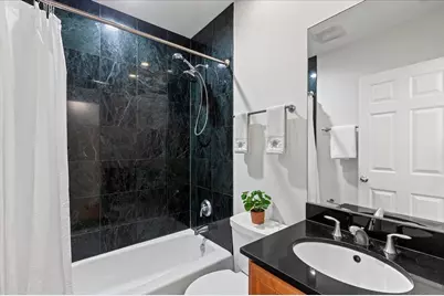2449 W Foster Avenue #1E, Chicago, IL 60625 - Photo 16