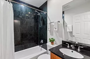 2449 W Foster Ave, Chicago, IL 60625 - Photo 16